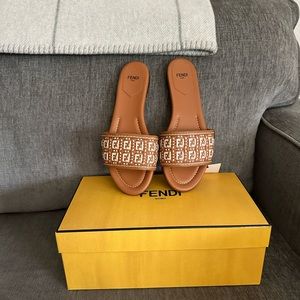 Fendi FF Raffia Monogram Flat Slide Sandals 38.5